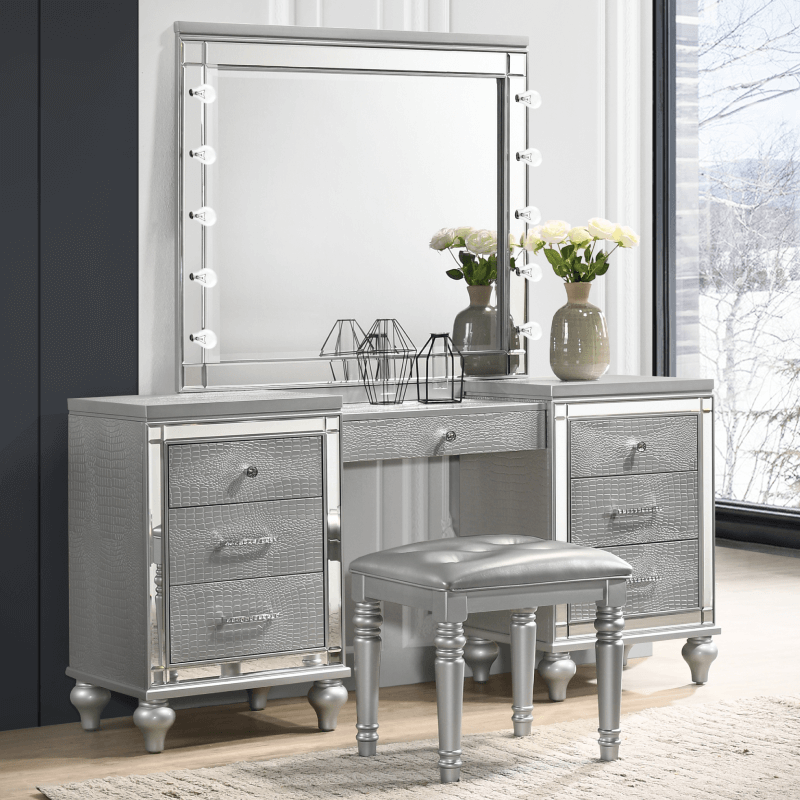 Valentino Silver 3 Piece Vanity Set By New Classic Furniture -