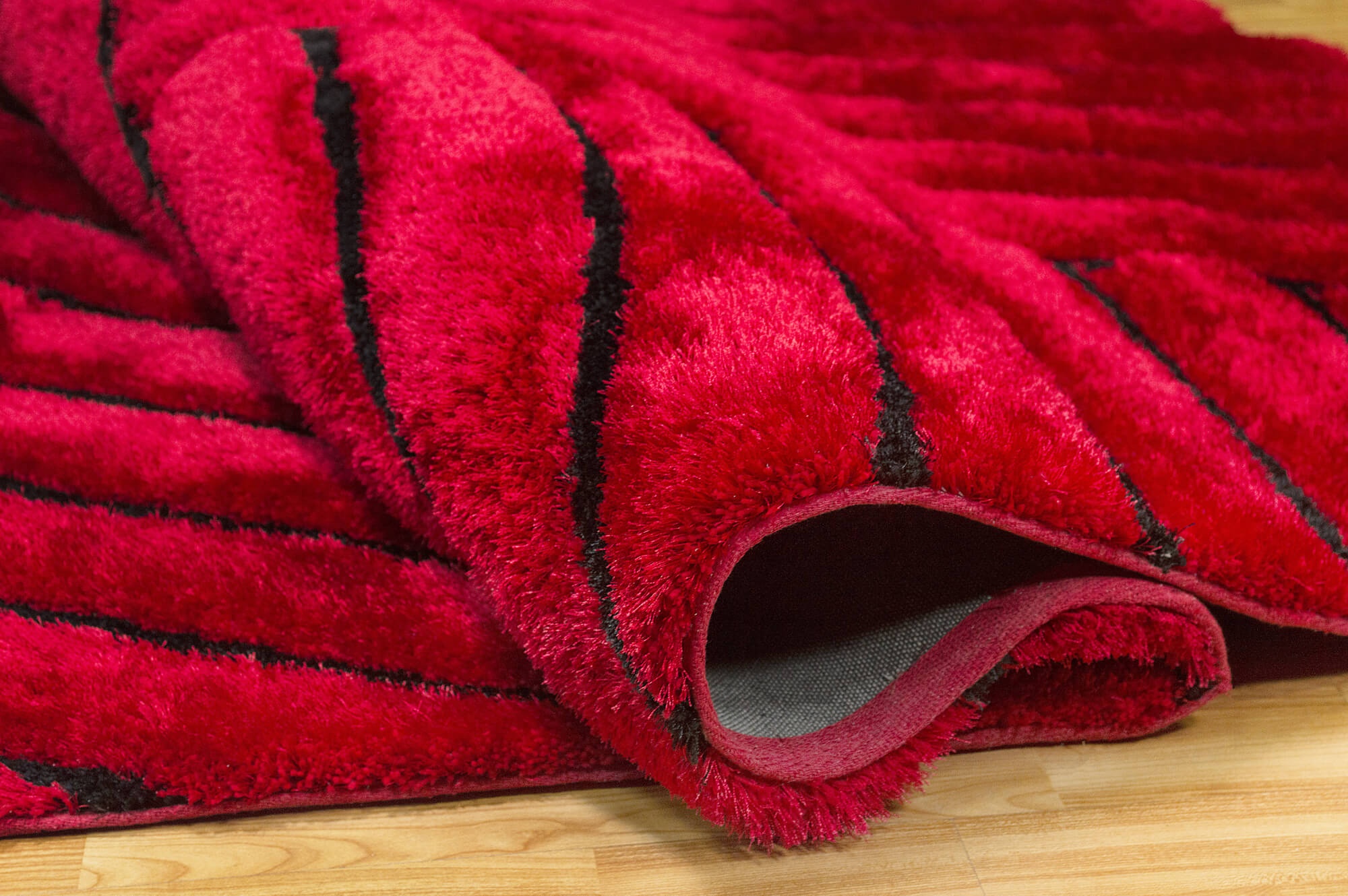 800 3D Shag in Red and Black Rug 5x7 folded product image