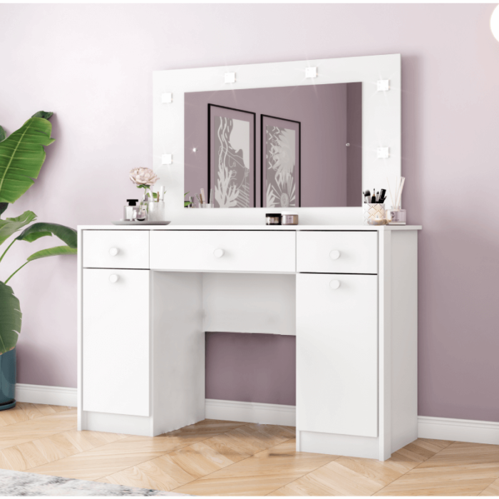Vanity Set In White By Casa Blanca product image