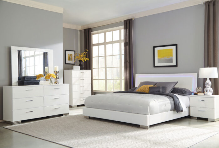 Felicity 6-piece California King Bedroom Set White Gloss product image