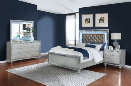 Gunnison 4-piece Eastern King Bedroom Set Silver Metallic product image