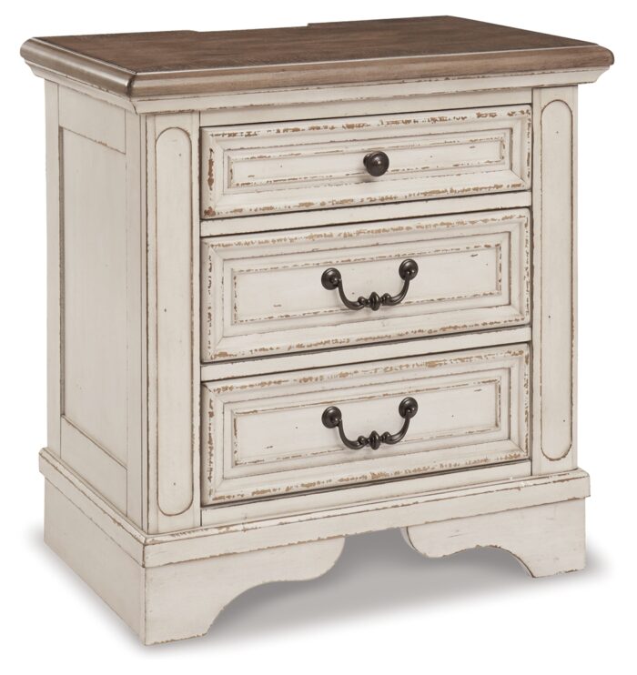 Realyn Queen Bed with Mirrored Dresser and Nightstand product image