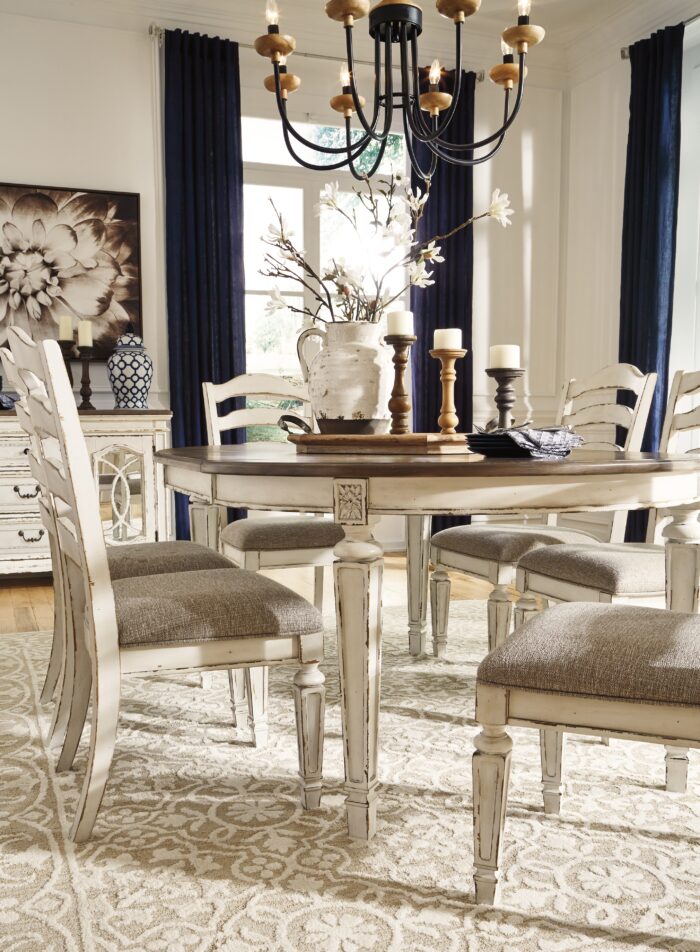 Realyn Dining Chair (Set of 2) product image