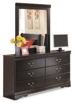 Huey Vineyard Dresser and Mirror product image