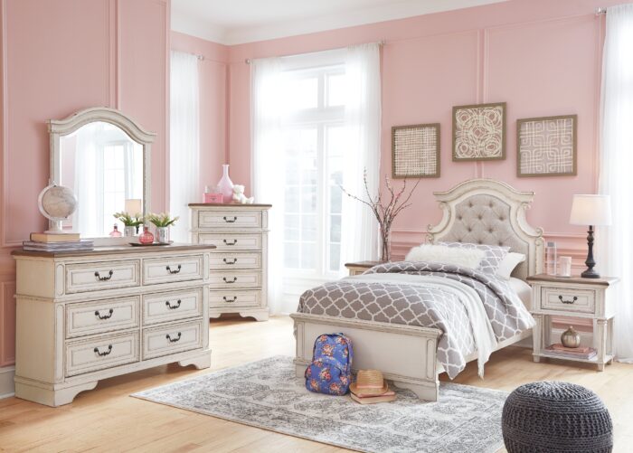Realyn Twin Panel Bed product image