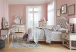 Realyn Full Panel Bed product image