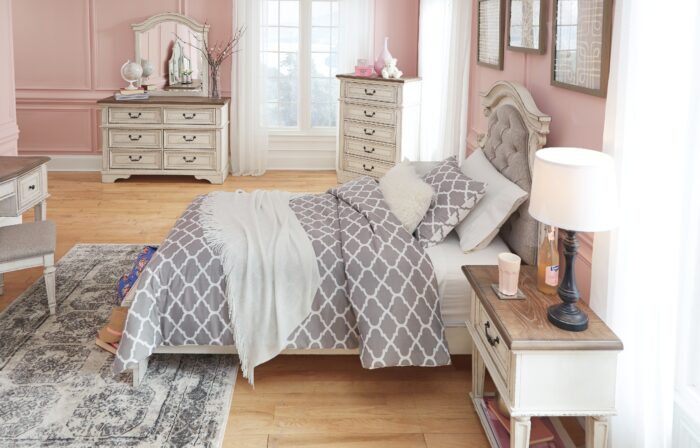 Realyn Twin Upholstered Panel Headboard product image