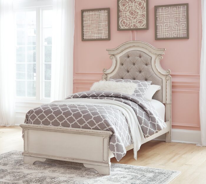 Realyn Twin Panel Bed product image