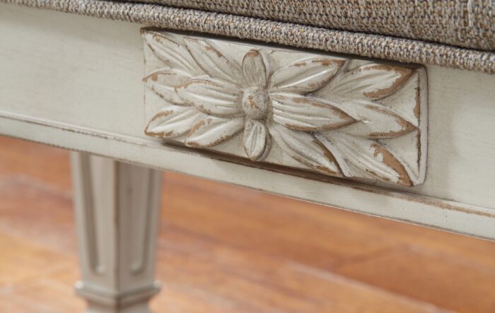 Realyn Accent Bench product image
