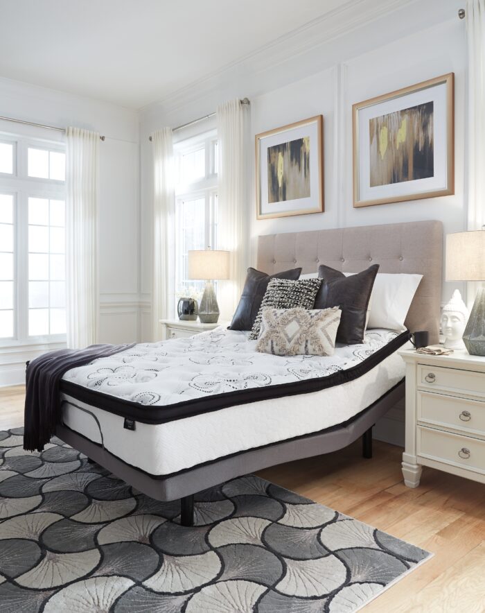 Chime 12 Inch Hybrid Queen Mattress in a Box product image