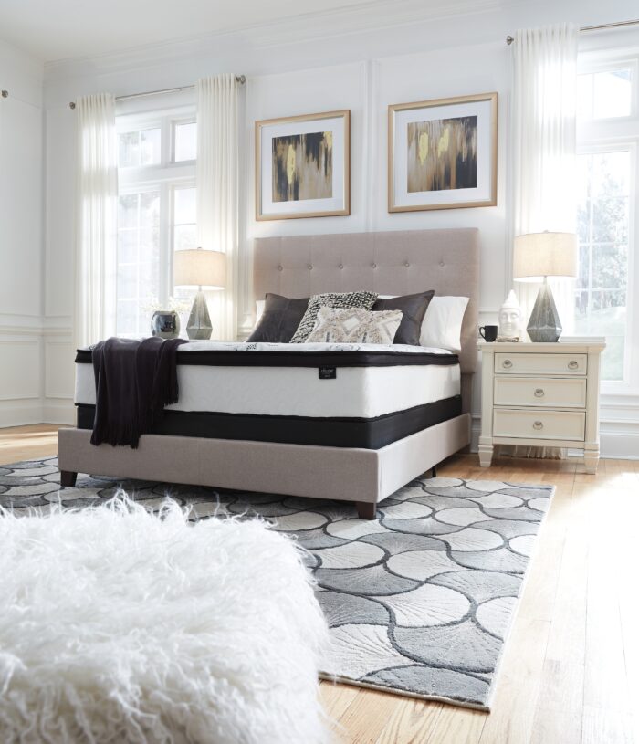 Chime 12 Inch Hybrid Queen Mattress in a Box product image