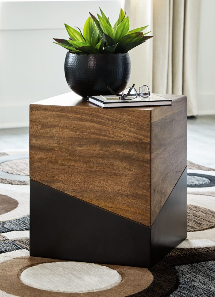Trailbend Accent Table product image