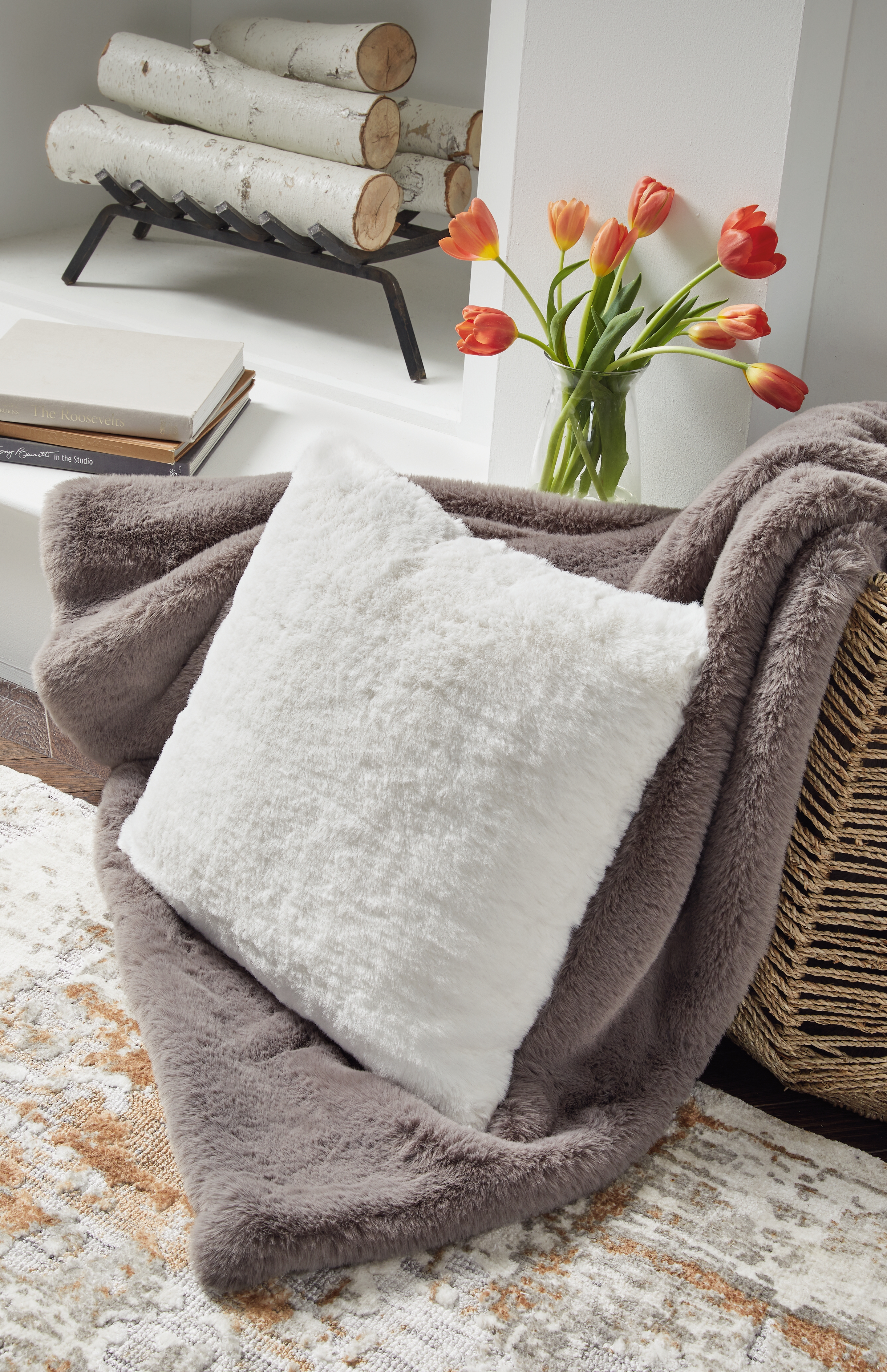 Gariland Pillow product image