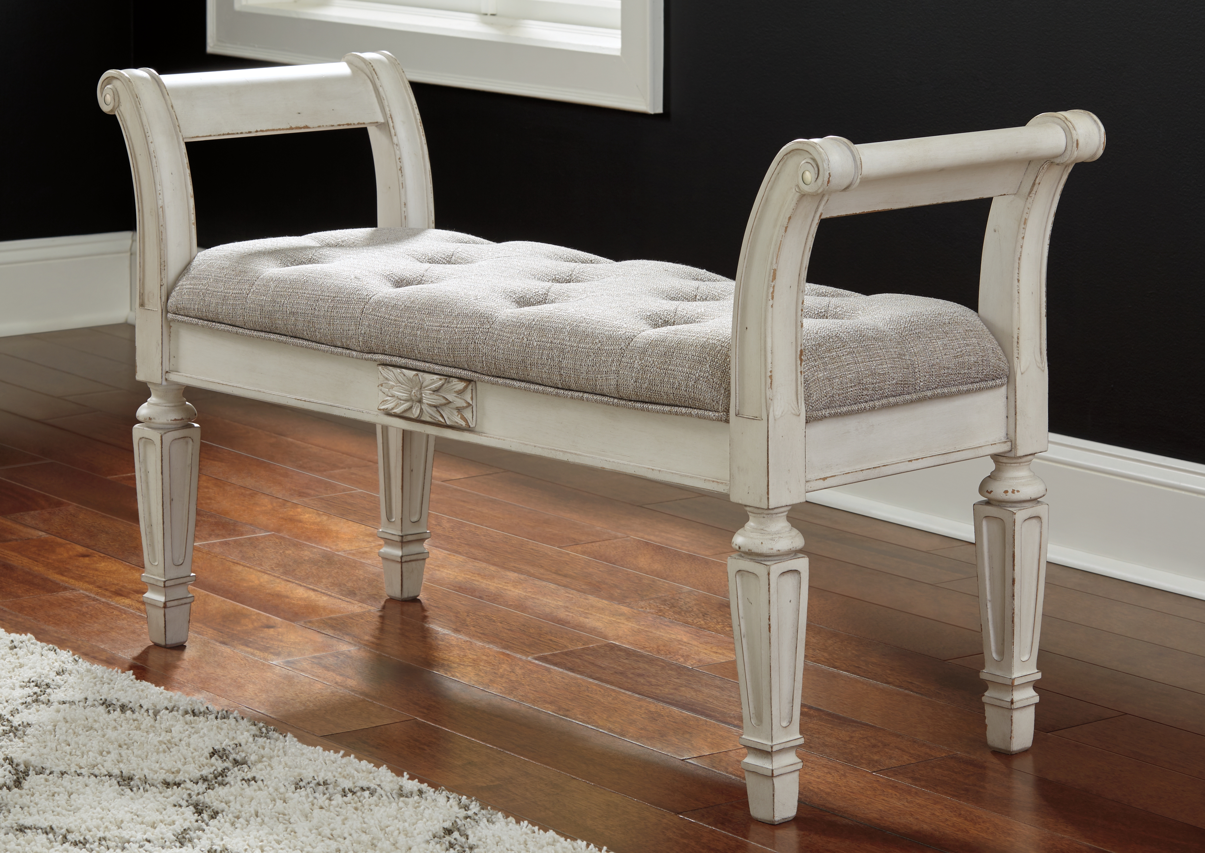 Realyn Accent Bench product image