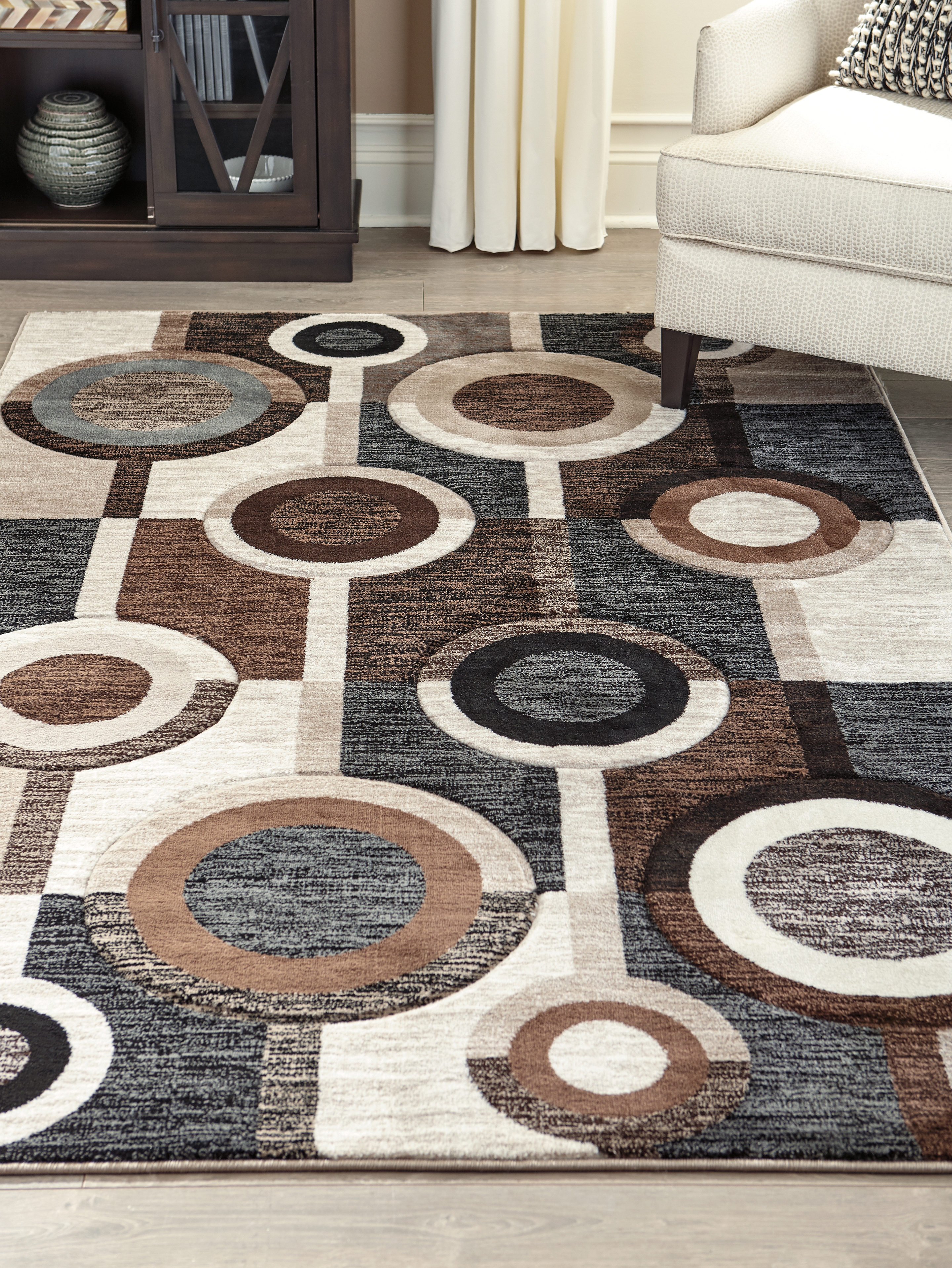 Guintte 5' x 6'7" Rug product image