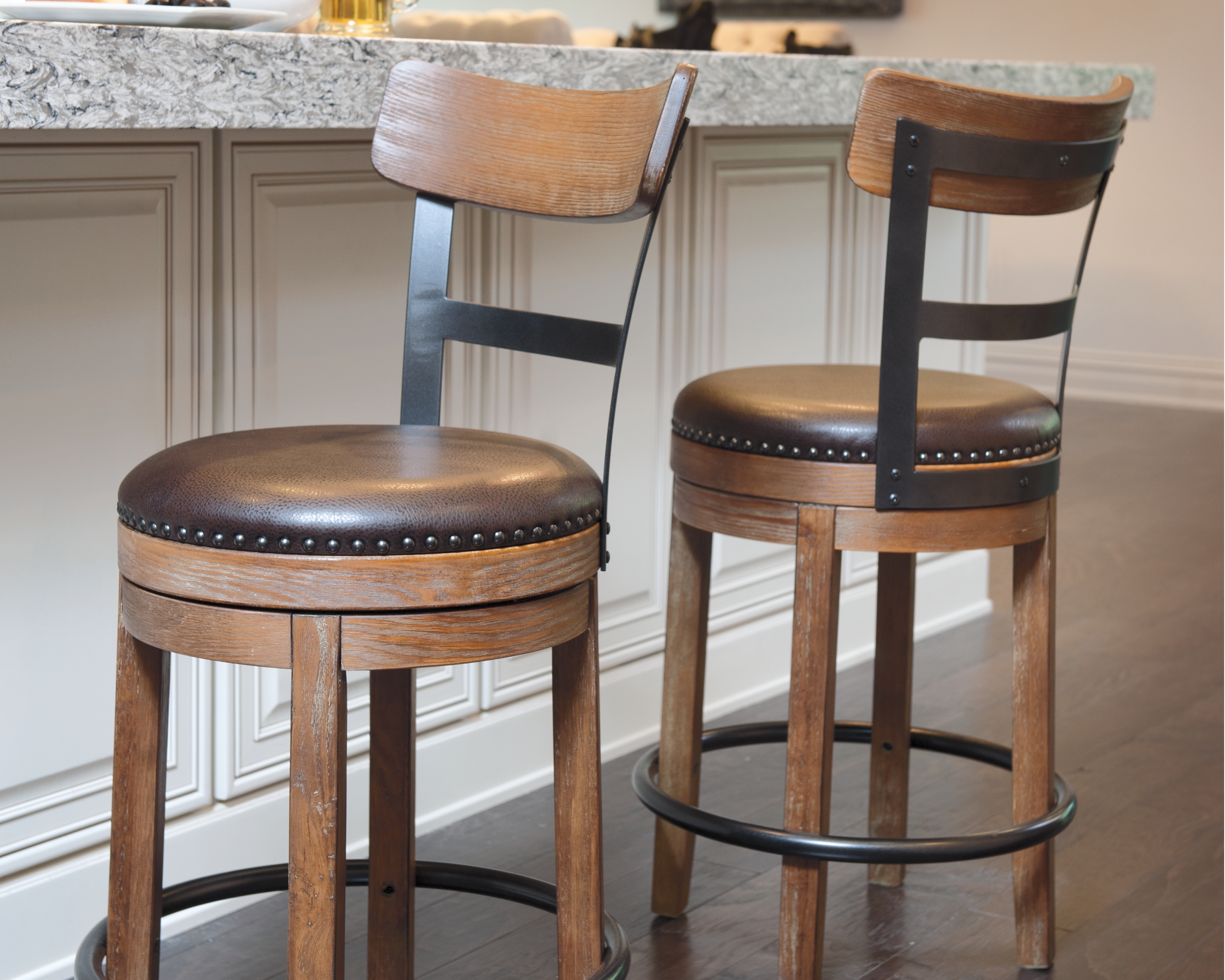 Pinnadel Counter Height Bar Stool product image