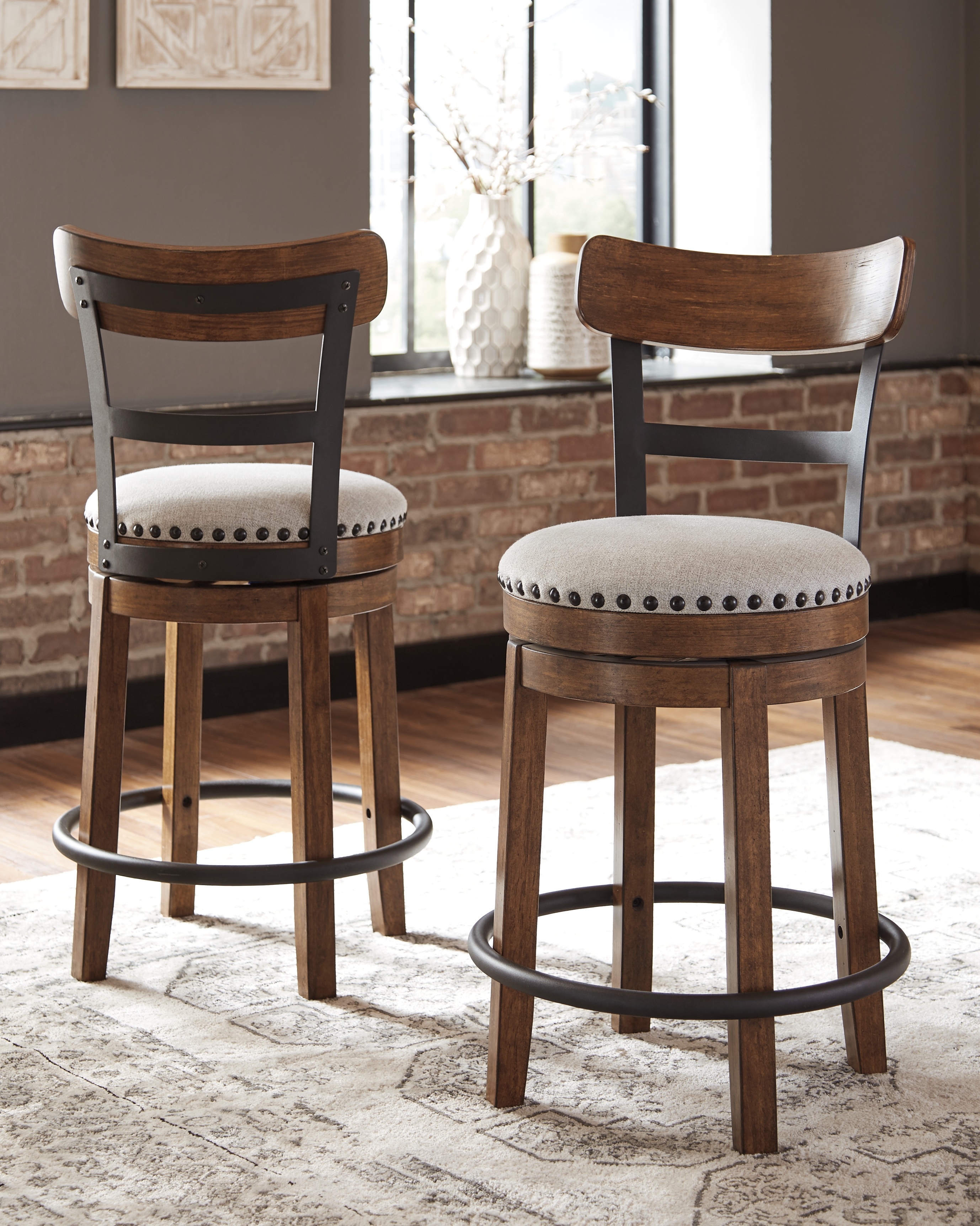 Valebeck Counter Height Bar Stool product image