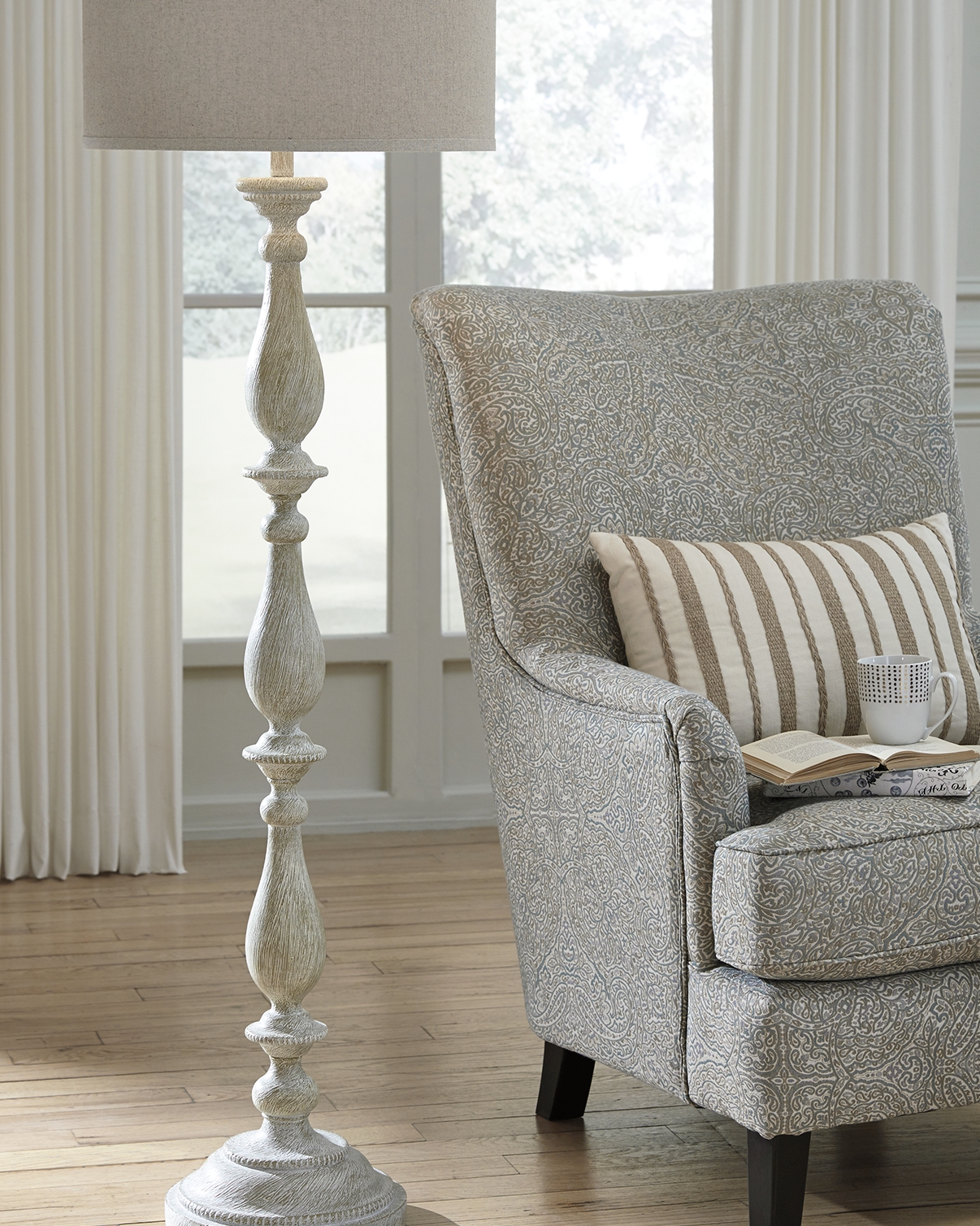 Bernadate Floor Lamp product image